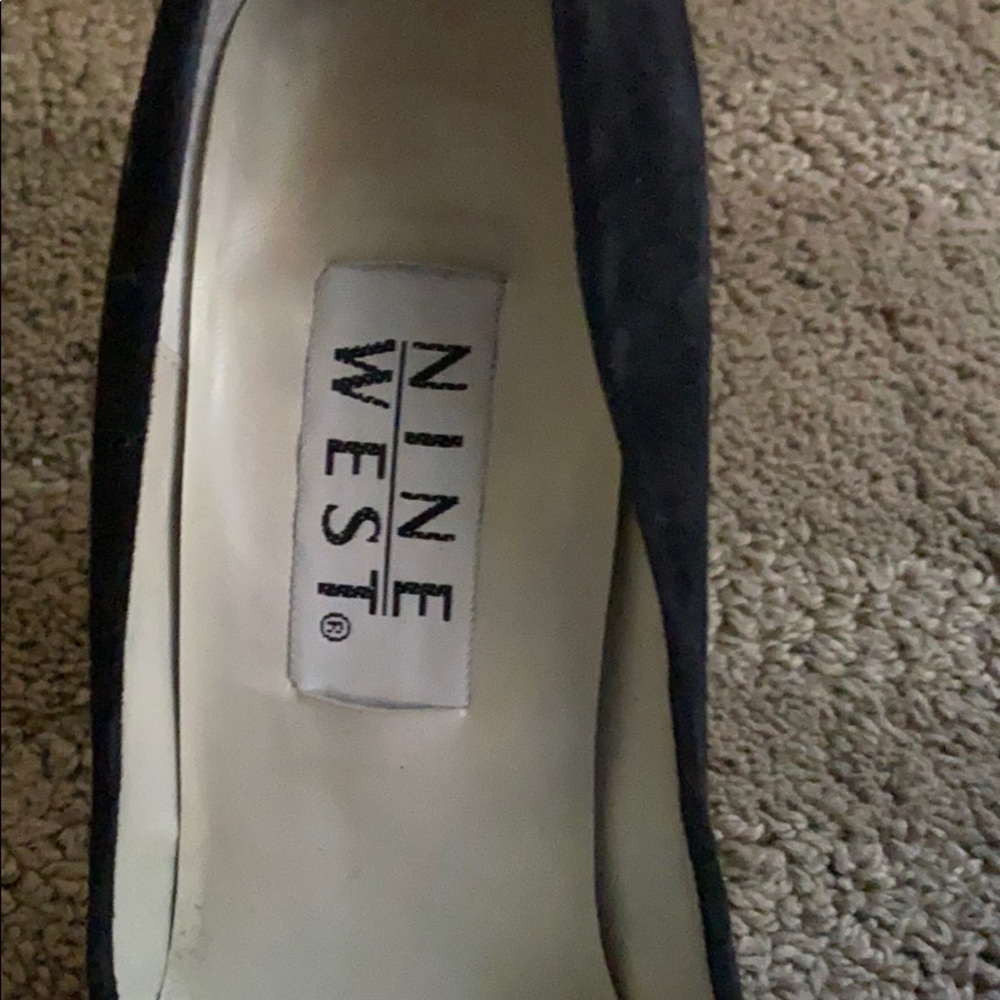 Nine West suede and leather black pumps - Picture 2 of 5